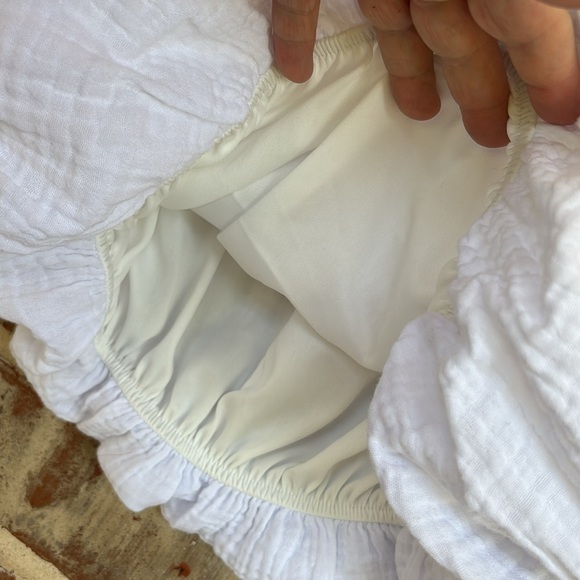 Miami for Francesca’s White Embroidered Floral Off Shoulder Cropped Blouse - Picture 6 of 9